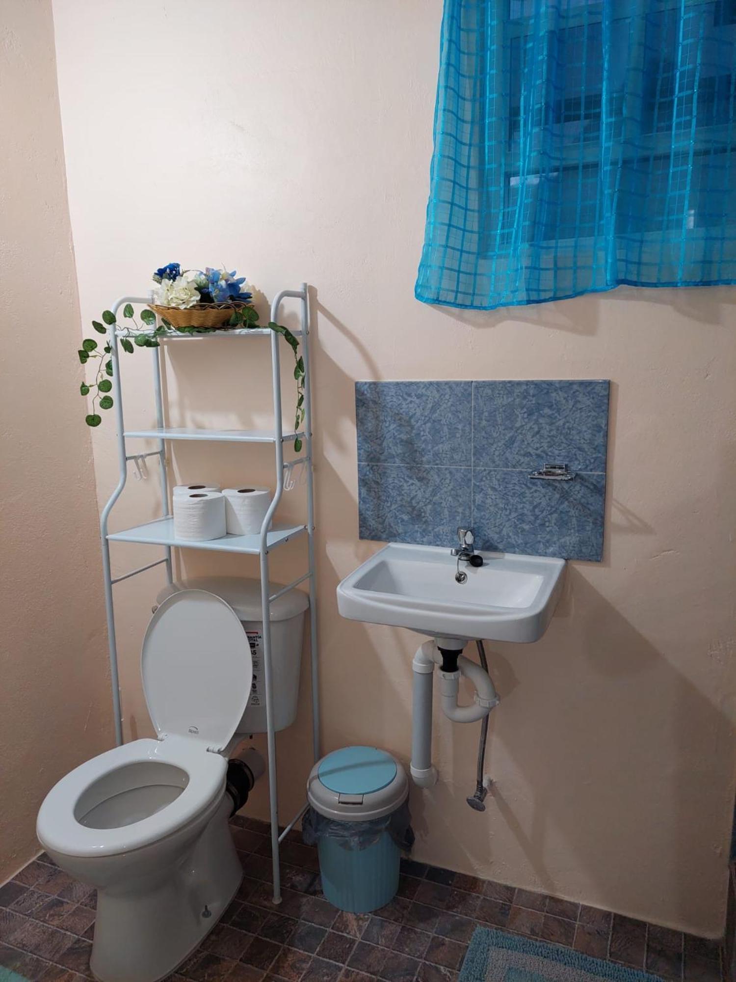 Salz Cozy Inn 罗索 外观 照片